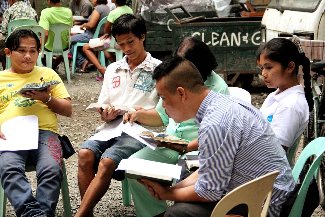 Bible study in the Philippines